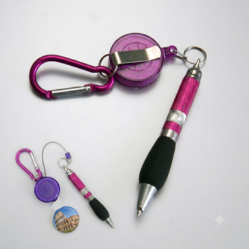 Penna con fili estraibile con moschettone colori assortiti